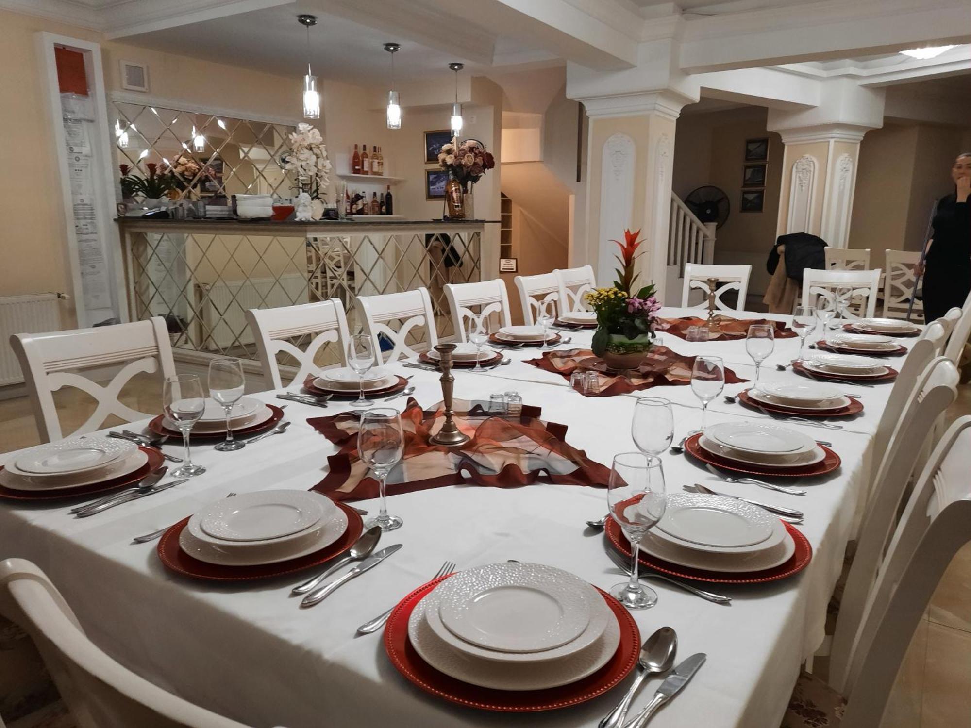 Gasthof Restaurant Select Băile Herculane